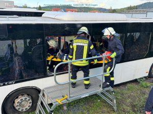 Einsatzübung Verkehrsunfall mit mehreren Personen