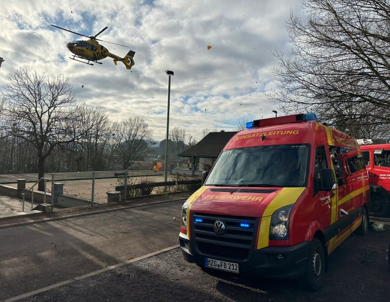 Kind in Notlage in Reimsbacher Turnhalle