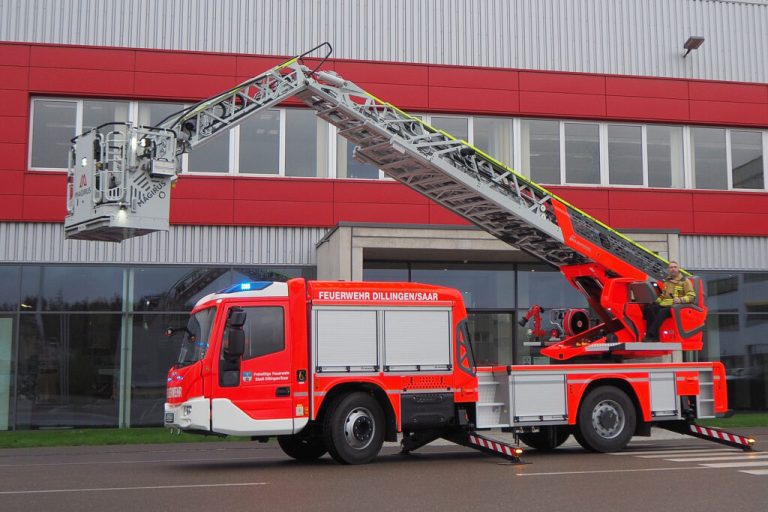 Unterstützung Rettungsdienst mit DLK