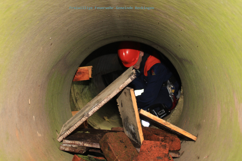 Rollentausch: Jugendfeuerwehr Haustadt und THW Jugend Beckingen üben gemeinsam