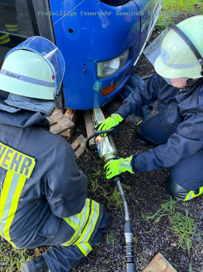 Einsatzübung Verkehrsunfall mit mehreren Personen