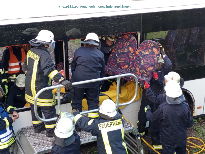 Einsatzübung Verkehrsunfall mit mehreren Personen