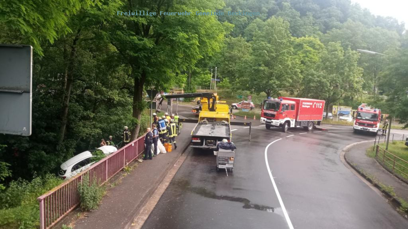 Verkehrsunfall - Auslaufende Betriebsmittel