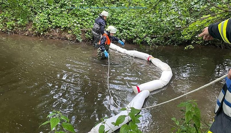 Verkehrsunfall - Auslaufende Betriebsmittel