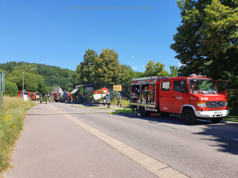Brennender Mähdrescher in Hargarten