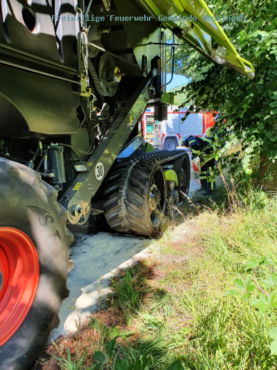 Brennender Mähdrescher in Hargarten