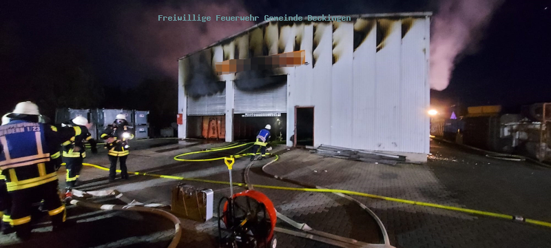 Lagerhallenbrand mit Ausbreitungsgefahr in Wadern-Lockweiler