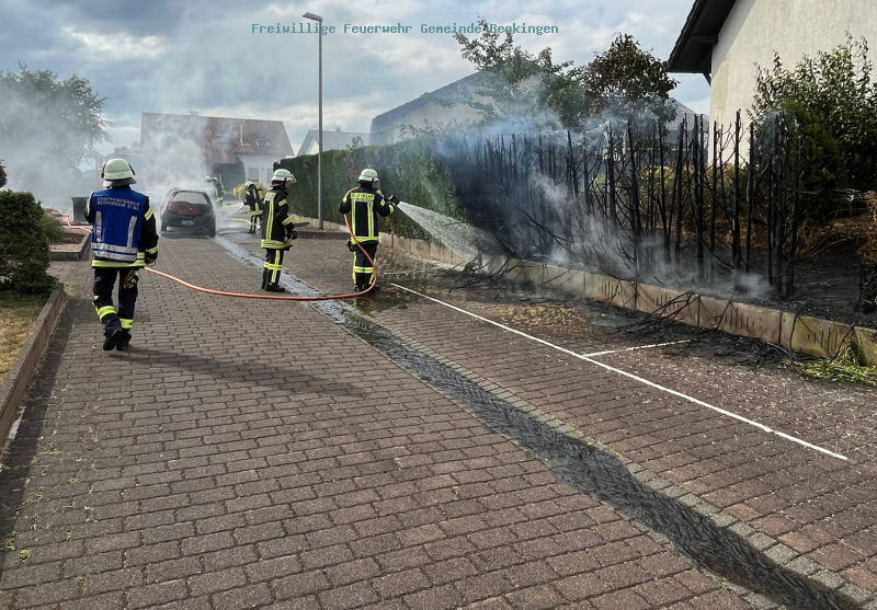 Gemeldeter Heckenbrand in Düppenweiler