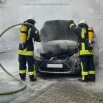 Brennender PKW in Saarfels
