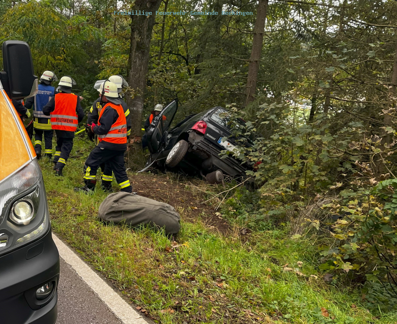 Verkehrsunfall mit eingeklemmter Person zwischen Hargarten und Brotdorf