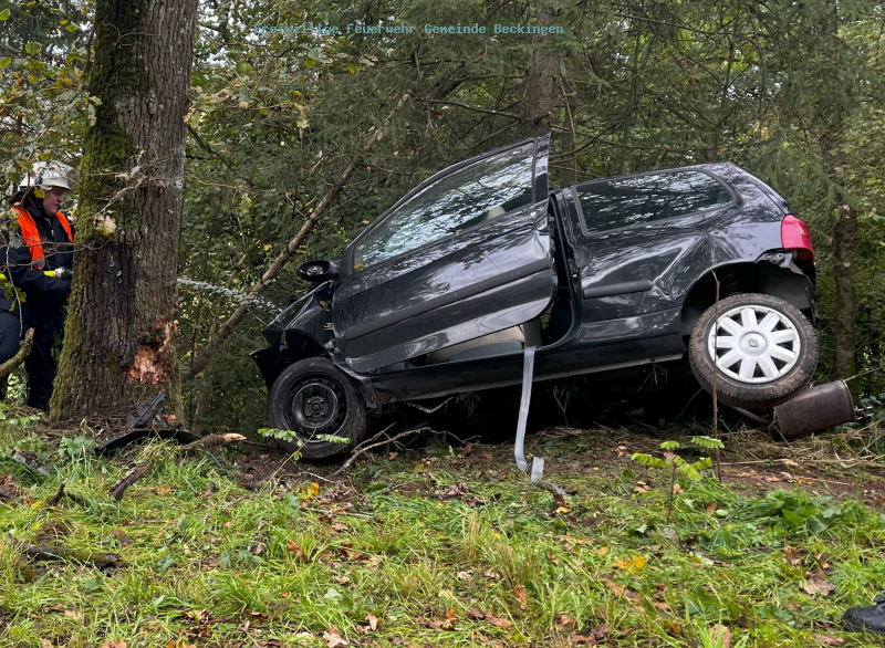 Verkehrsunfall mit eingeklemmter Person zwischen Hargarten und Brotdorf