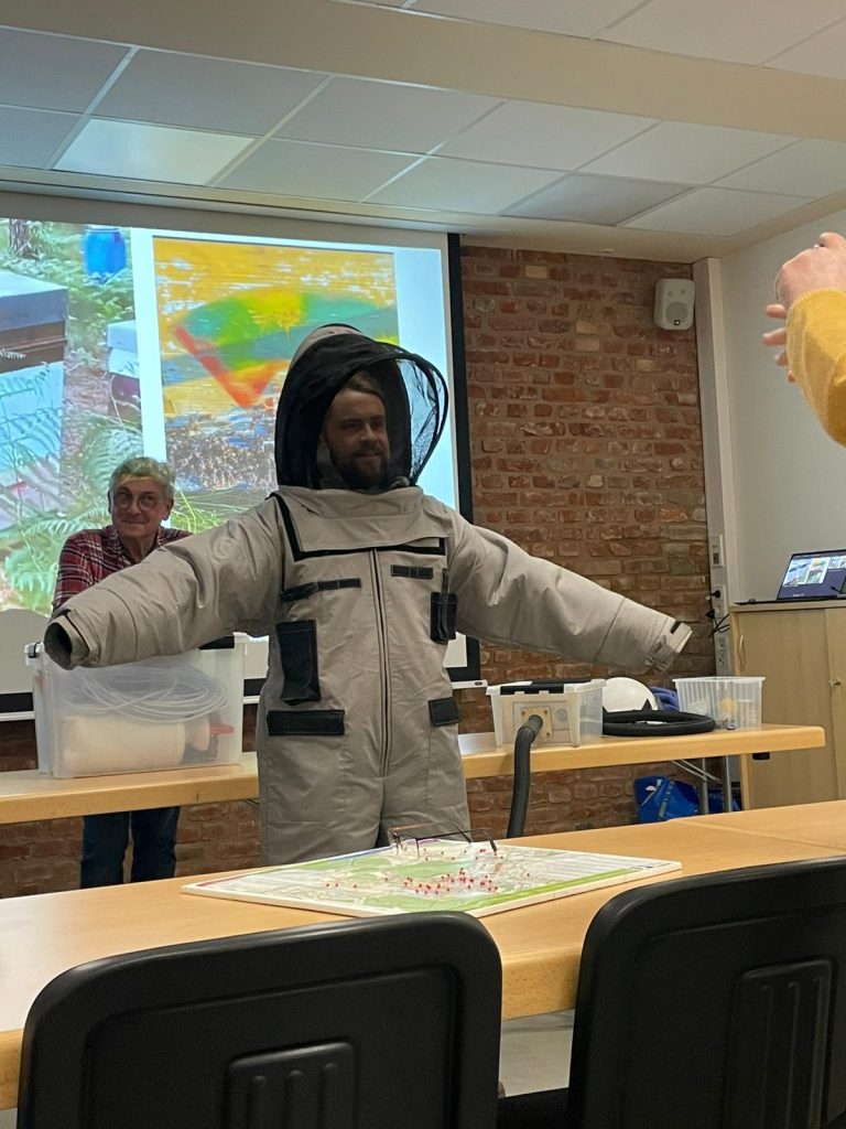 Übung: Umgang mit asiatischen Hornissen